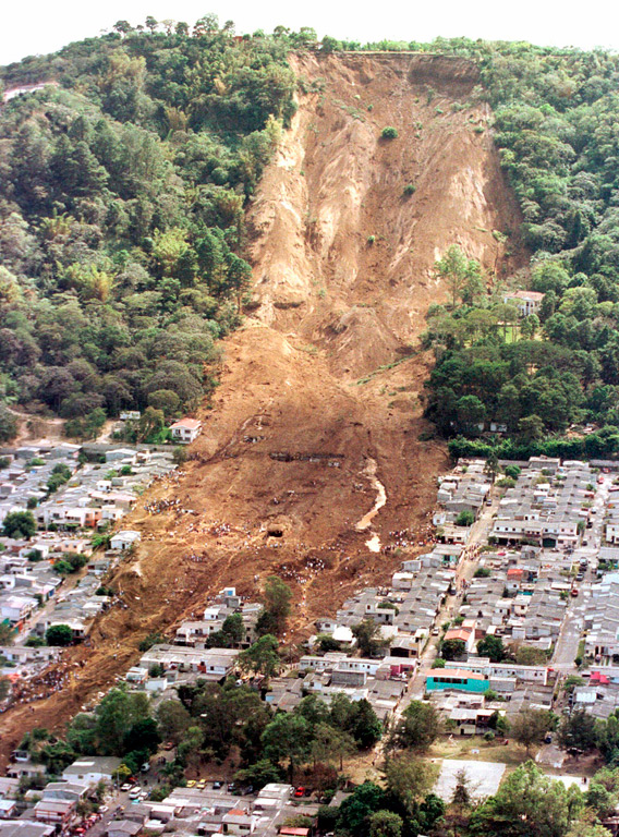 Zemeljski plaz (Salvador)