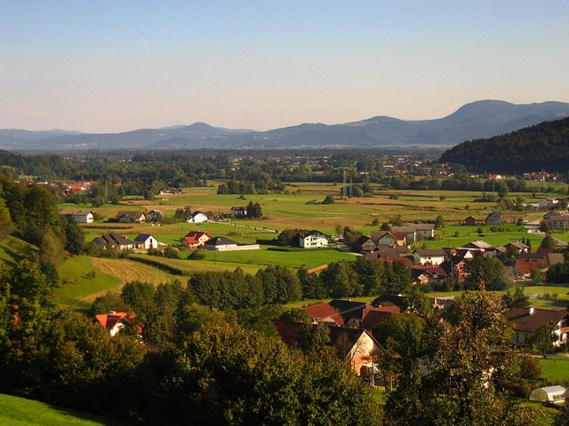 Razloženo naselje v dolini Gradaščice