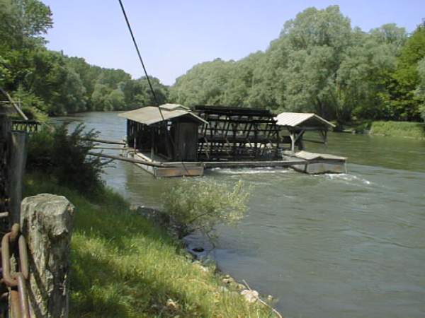 Vodno kolo Babičevega mlina na Muri