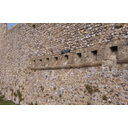 Medieval_Garderobe_(toilets)_Portchester_Castle_-_geograph_org_uk_-_697560.jpg<>Odprtine na prosto za toaletne odplake
